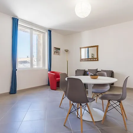 Apartment Vaste De 44 M Centre - N2 *